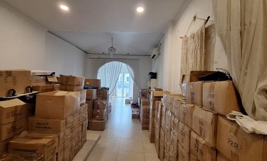 TURUN HARGA JARANG ADA DISEWA RUMAH USAHA PINGGIR JALAN RAYA GANDA