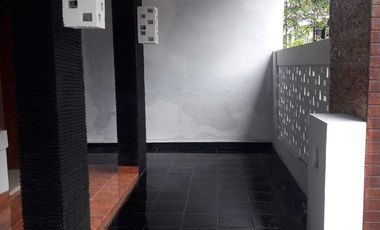 Rumah Mungil di Pusat Kampus Swasta Seturan