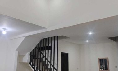 Dijual Rumah bagus semi furnish di KBP