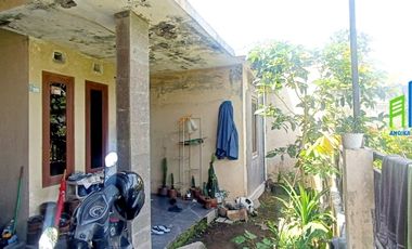 Rumah dekat jalan raya di mojosongo boyolali