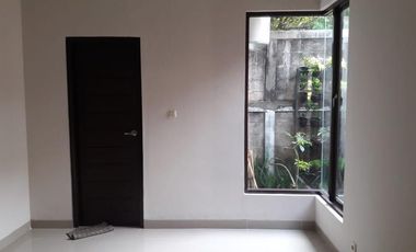 Jual Rumah Di Kencana Loka BSD Serpong