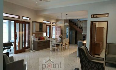 Rumah mewah tengah kota banjarsari solo