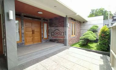 Rumah mewah tengah kota banjarsari solo