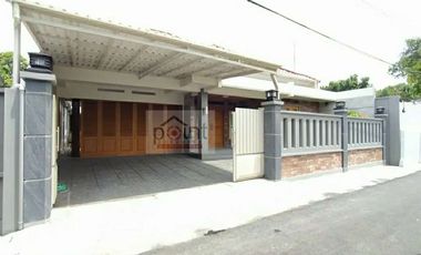 Rumah mewah tengah kota banjarsari solo