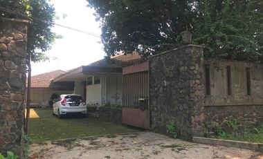 Rumah 1 Lantai Halaman Luas di Jl Garuda Komp Megapolitan Cinere