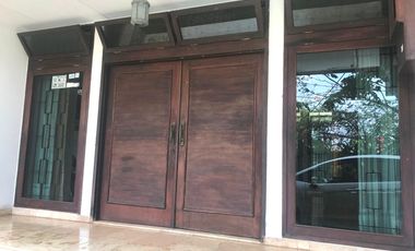Rumah 1 Lantai Halaman Luas di Jl Garuda Komp Megapolitan Cinere