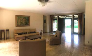 Rumah 1 Lantai Halaman Luas di Jl Garuda Komp Megapolitan Cinere