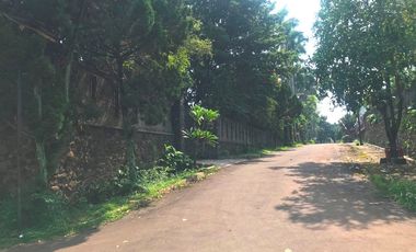 Rumah 1 Lantai Halaman Luas di Jl Garuda Komp Megapolitan Cinere