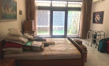 Rumah 1 Lantai Halaman Luas di Jl Garuda Komp Megapolitan Cinere