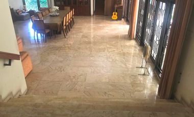 Rumah 1 Lantai Halaman Luas di Jl Garuda Komp Megapolitan Cinere