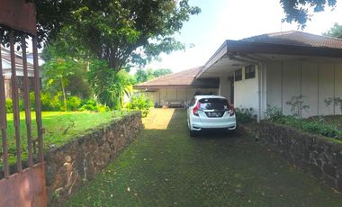 Rumah 1 Lantai Halaman Luas di Jl Garuda Komp Megapolitan Cinere