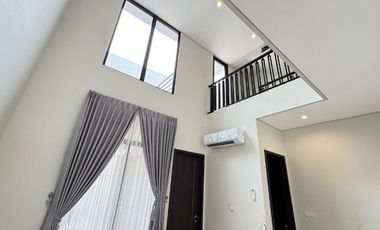 Disewakan Rumah Mewah Baru 5kt di Morizen Sumarecon Bekasi