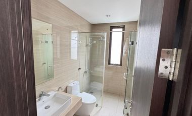 Disewakan Rumah Mewah Baru 5kt di Morizen Sumarecon Bekasi