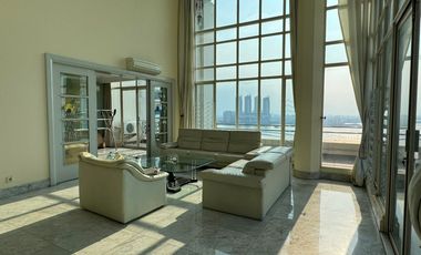 Disewakan Apartement Penthouse 2 Lntai Full Furnish di Pantai Mutiara