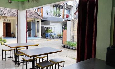 Ruang usaha di Pusat Kos Belakang AtmaJaya Babarsari