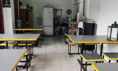 Ruang usaha di Pusat Kos Belakang AtmaJaya Babarsari
