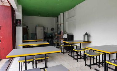 Ruang usaha di Pusat Kos Belakang AtmaJaya Babarsari
