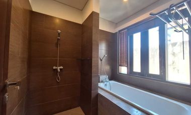 Villa 2 Lantai & Basement di Hayam Wuruk Residence