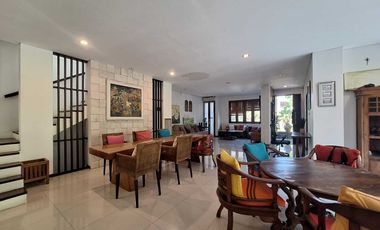 Villa 2 Lantai & Basement di Hayam Wuruk Residence