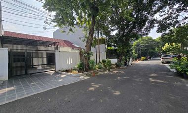 FOR RENT RUMAH SIAP HUNI DI SENOPATI KEBAYORAN BARU JAKARTA SELATAN