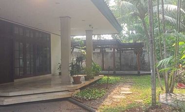 Rumah Luas Nyaman Kawasan Elit Strategis Jl.Kertanegara Kebayoran Baru