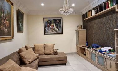 Disewa Rumah Mewah Rapi di Taman Palem Lestari Siap Huni Full Furnish