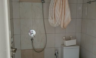 Disewakan Rumah Cantik Murah Rapi di Green Mansion Siap Huni Luas 8x15