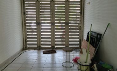 Disewakan Rumah Cantik Murah Rapi di Green Mansion Siap Huni Luas 8x15