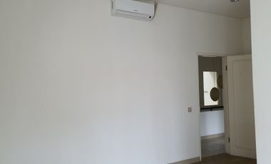 Disewakan Rumah Cantik Murah Rapi di Green Mansion Siap Huni Luas 8x15