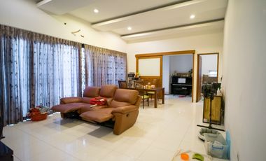 Rumah Rapi di Taman Surya 5 Siap Huni Posisi Hoek
