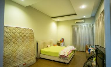 Rumah Rapi di Taman Surya 5 Siap Huni Posisi Hoek