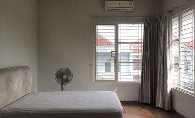 Rumah Rapi di Taman Surya 5 Siap Huni Posisi Hoek