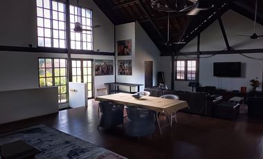 FOR SALE VILLA GARDEN LUAS 3 BANGUNAN KEROBOKAN DEKAT SEMINYAK