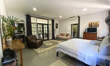 FOR SALE VILLA GARDEN LUAS 3 BANGUNAN KEROBOKAN DEKAT SEMINYAK