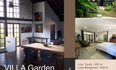 FOR SALE VILLA GARDEN LUAS 3 BANGUNAN KEROBOKAN DEKAT SEMINYAK
