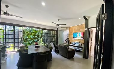 FOR SALE VILLA GARDEN LUAS 3 BANGUNAN KEROBOKAN DEKAT SEMINYAK