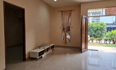 Disewakan Rumah Siap Huni di Puri Mansion Sudah Renovasi Luas 10x15