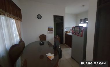 Rumah plus 3pintu toko dan kost di pinggir jl.pramuka banjarmasin