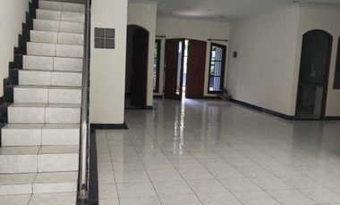 Rumah siap huni 2 lantai di Janur Kuning - Kelapa Gading Jakarta Utara