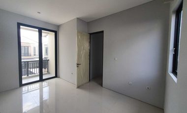 Disewakan rumah baru gress pondok tjandra 2 lantai cluster Ruby