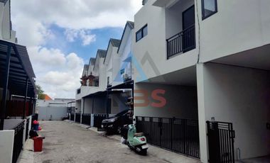 DIJUAL RUMAH 2 LANTAI PERUMAHAN CLUSTER ONE GATE Sistem DI SESETAN