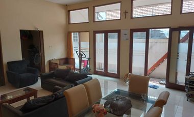 Dijual Rumah pusat kota di Jalan Haji Topek, area kopo imanuel