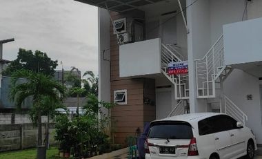 Townhouse ready to move in, neat and clean, can be used as a boarding house