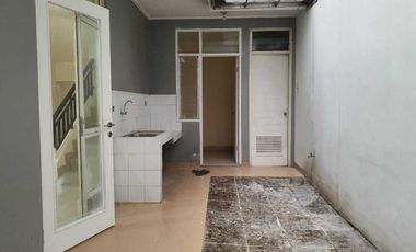 Dijual Cepat Rumah Puri Mansionr Rapi dan Siap Huni Luas 150 m2