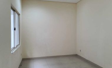 Dijual Cepat Rumah Puri Mansionr Rapi dan Siap Huni Luas 150 m2