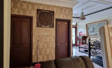 Disewa Rumah Mewah Rapi di Taman Palem Lestari Siap Huni Full Furnish