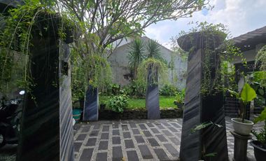 Rumah Bagus Nuansa Etnik Kayu Jati di Karangasem Laweyan Solo