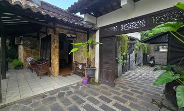 Rumah Bagus Nuansa Etnik Kayu Jati di Karangasem Laweyan Solo