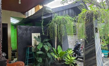 Rumah Bagus Nuansa Etnik Kayu Jati di Karangasem Laweyan Solo