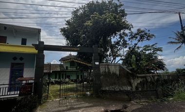 Rumah Villa Beserta Tanah dekat ke Jalan Pembangunan